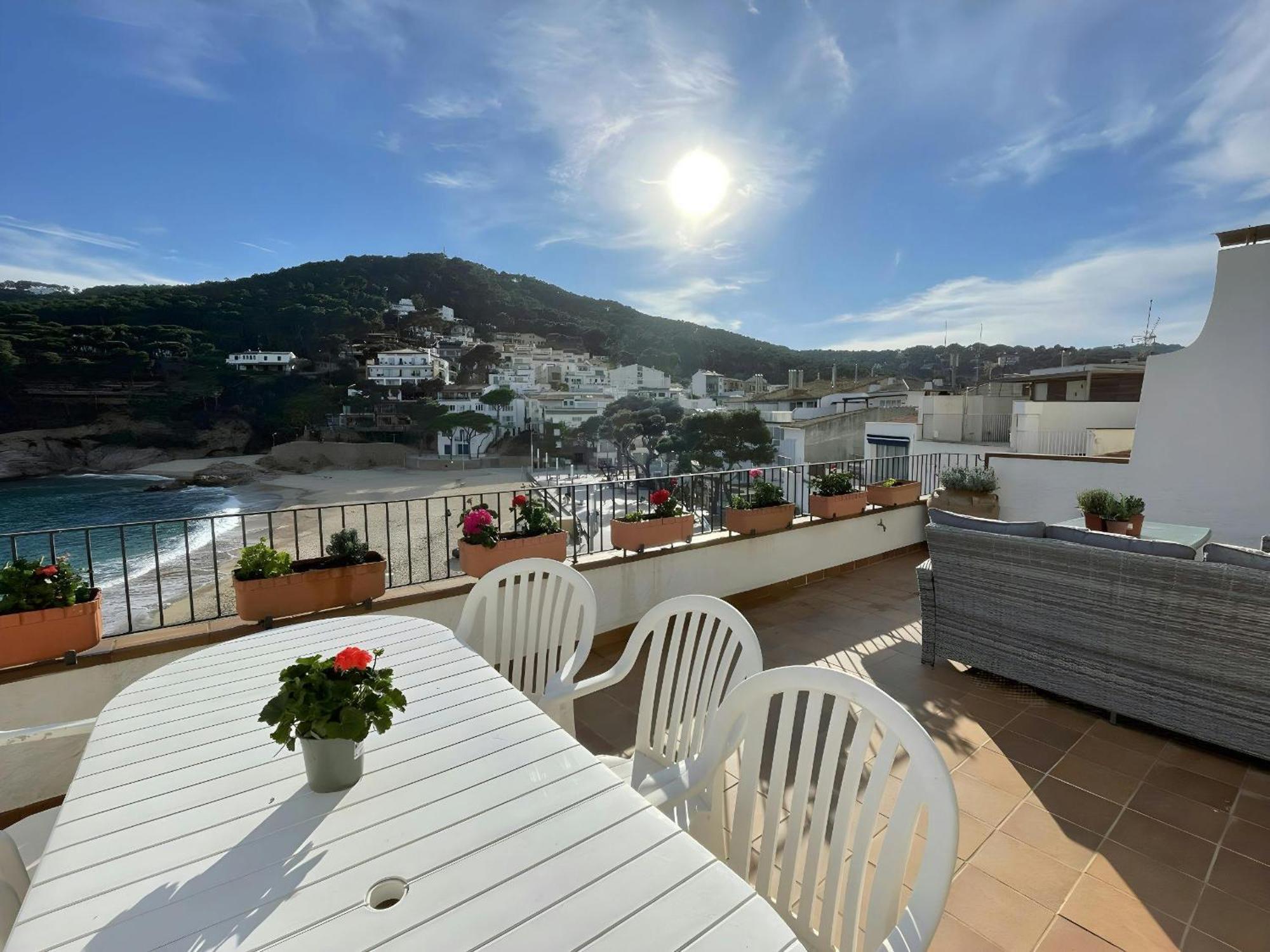 Appartement Tamariu Platja - Penthouse On Passeig Del Mar. Extérieur photo