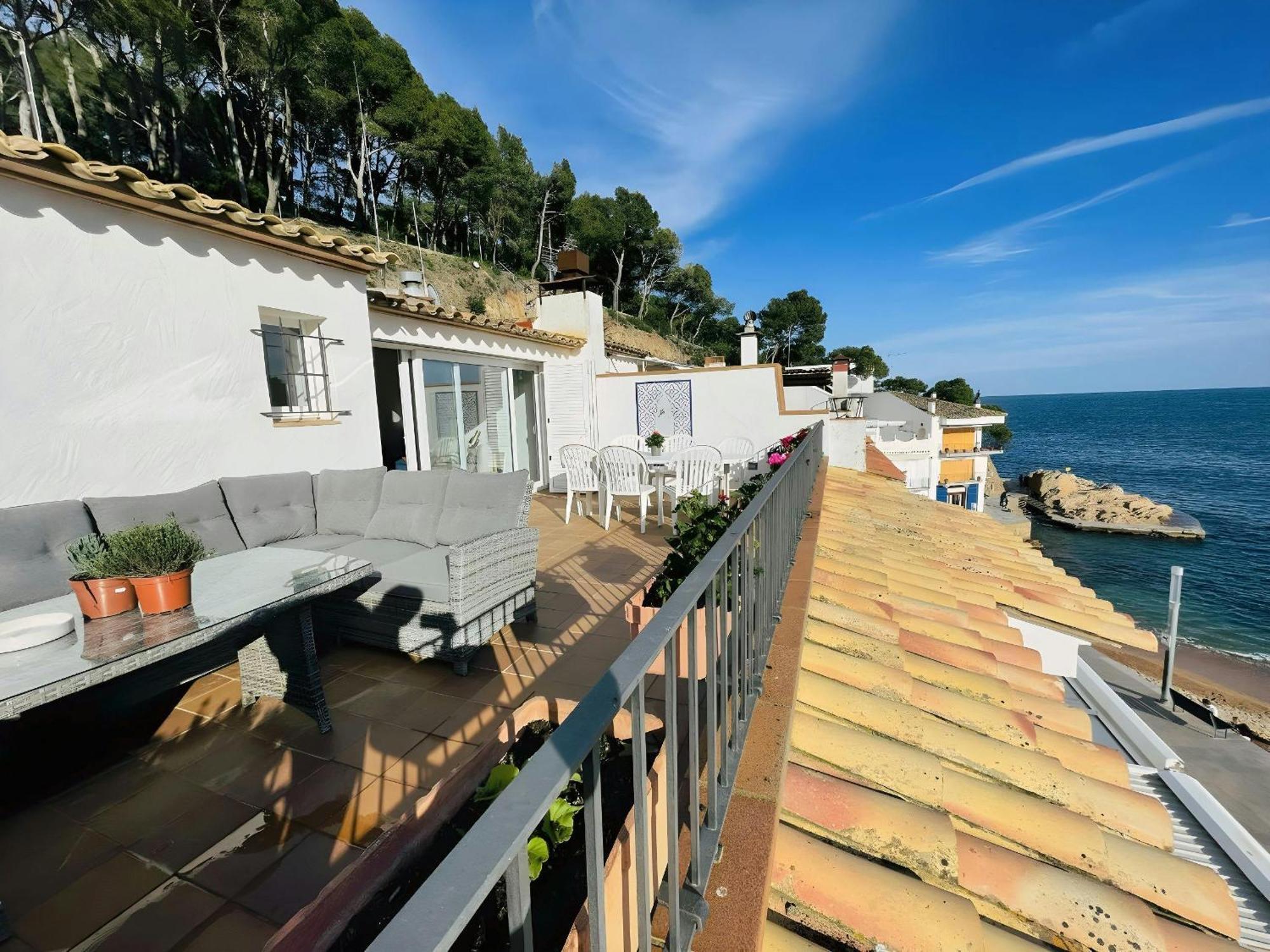 Appartement Tamariu Platja - Penthouse On Passeig Del Mar. Extérieur photo