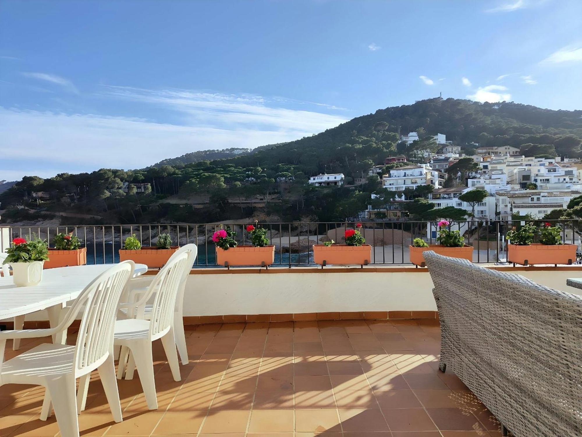 Appartement Tamariu Platja - Penthouse On Passeig Del Mar. Extérieur photo