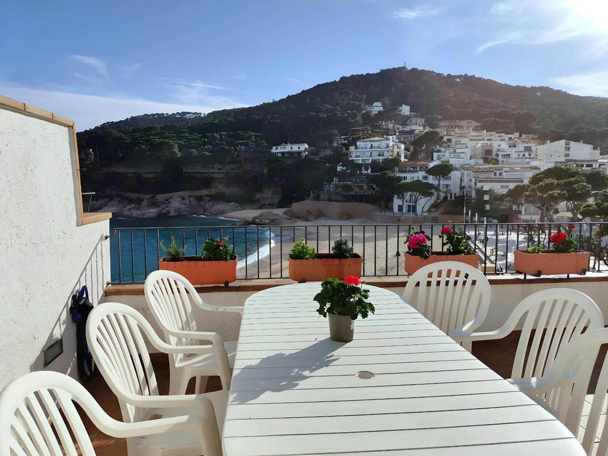 Appartement Tamariu Platja - Penthouse On Passeig Del Mar. Extérieur photo