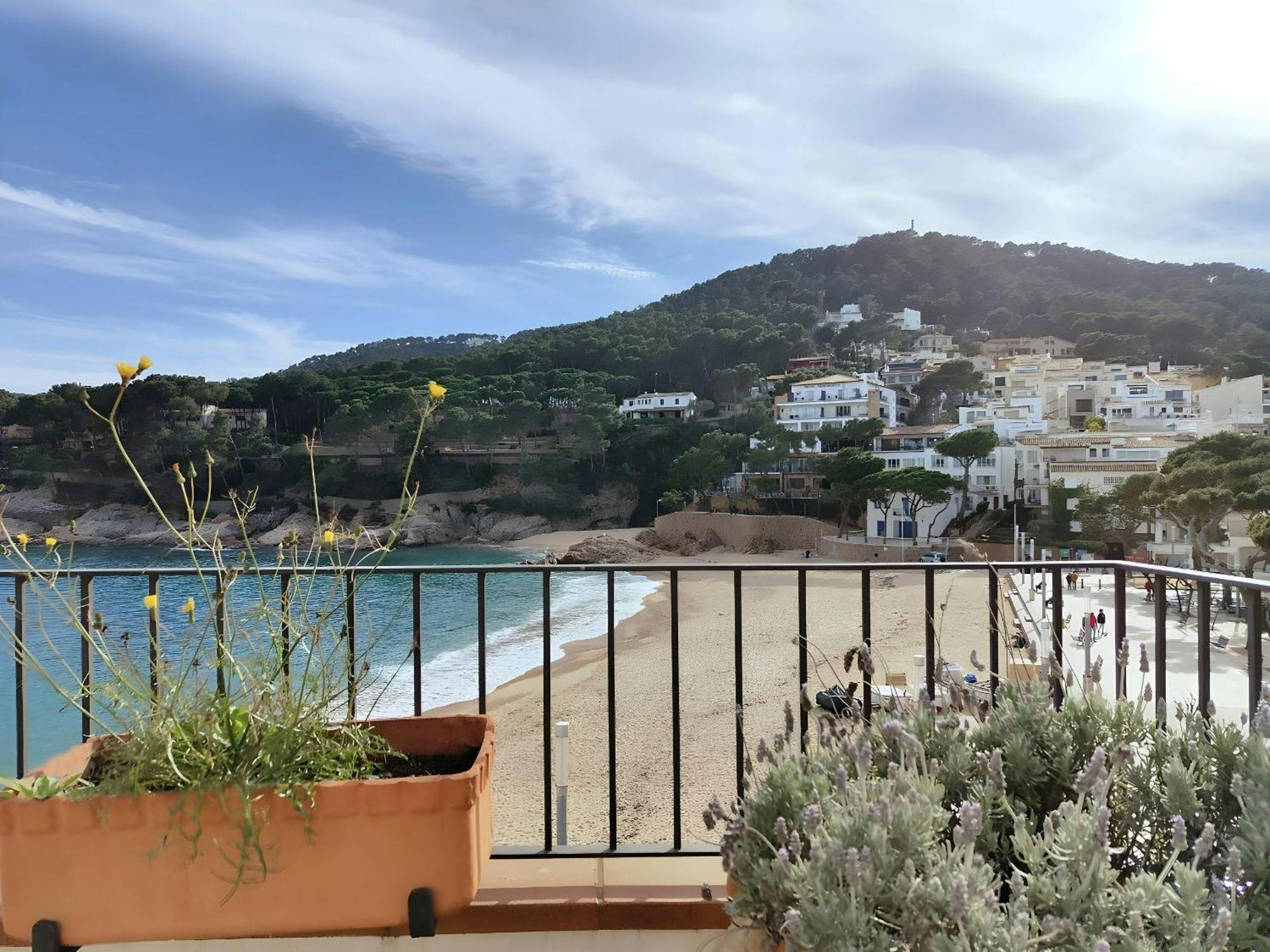Appartement Tamariu Platja - Penthouse On Passeig Del Mar. Extérieur photo