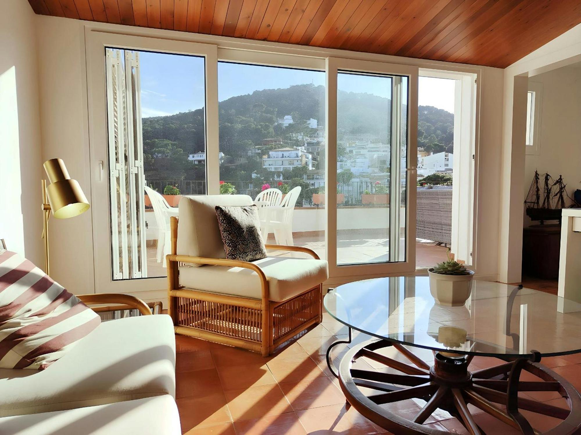 Appartement Tamariu Platja - Penthouse On Passeig Del Mar. Extérieur photo